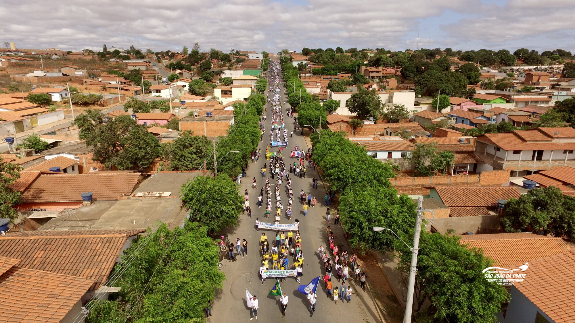 Desfile Cívico – “Gigante por Natureza”